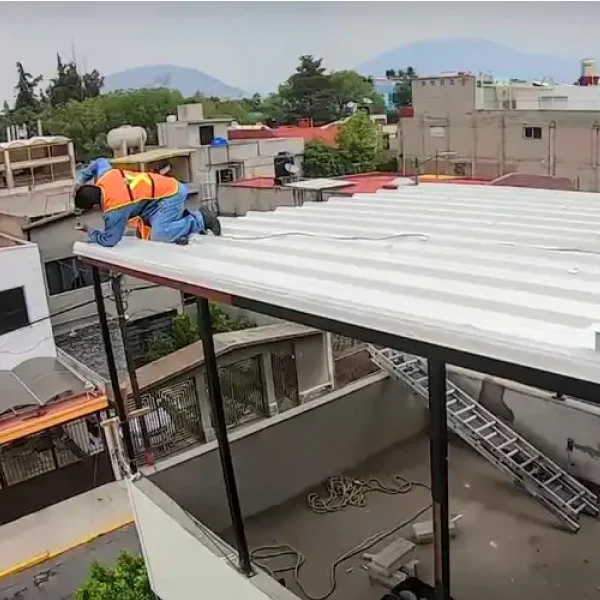 Techo Residencial con Panel Aislante Glamet
